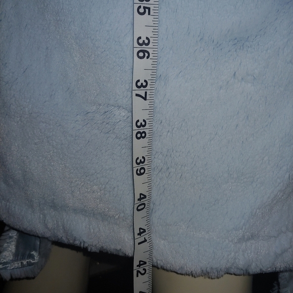 LITTLE GIRAFFE Luxe Satin Snow Leopard Robe Satin Luxurious Robe Powder Blue 🩵 - Picture 13 of 15
